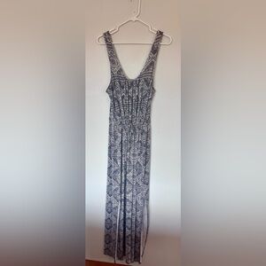 Loveappella Grey & White Geometric Maxi Dress